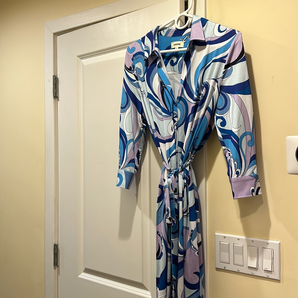 L’Agence size medium silk, button down dress with tie. Worn once. Gorgeous color
